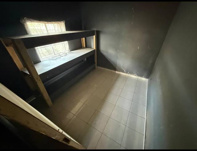 6 BEDROOM HOUSE FOR SALE IN VANDERBIJLPARK CE 2